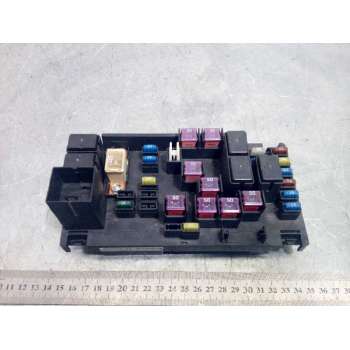 CAJA RELES / FUSIBLES 82231XA04A 