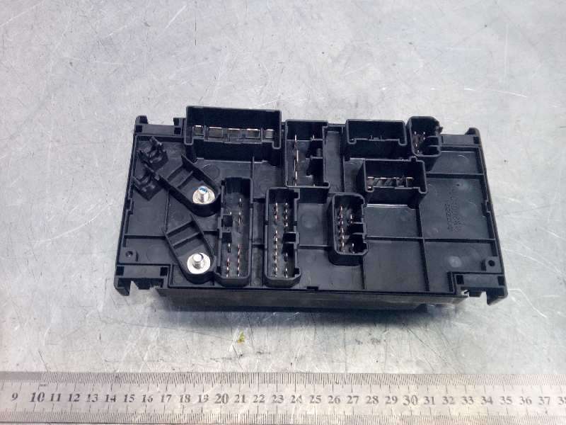 Recambio de caja reles / fusibles para subaru tribeca b9 classic referencia OEM IAM 82231XA04A - Azul 2