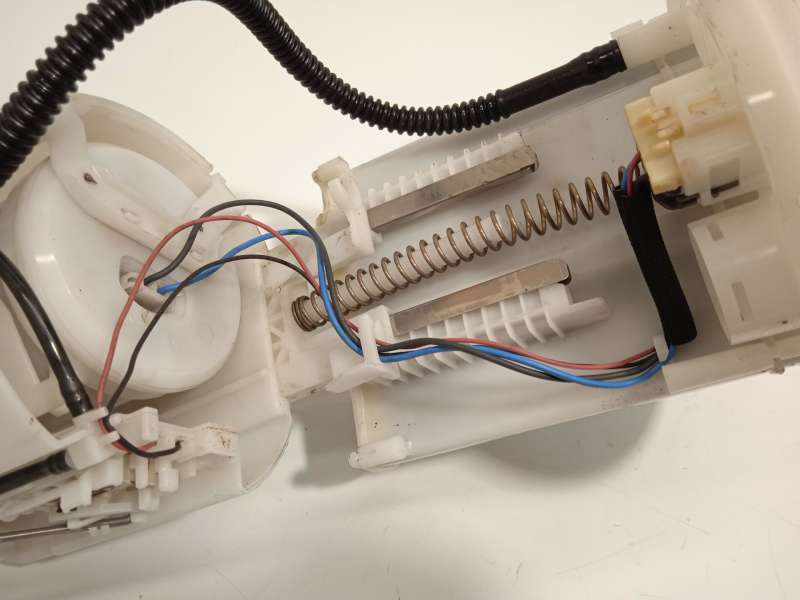 Recambio de bomba combustible para toyota auris (_e15_) 1.6 (zre151_) referencia OEM IAM 2322037050 - Azul 3