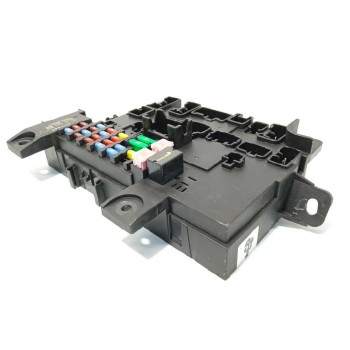 CAJA RELES / FUSIBLES 8637B680 