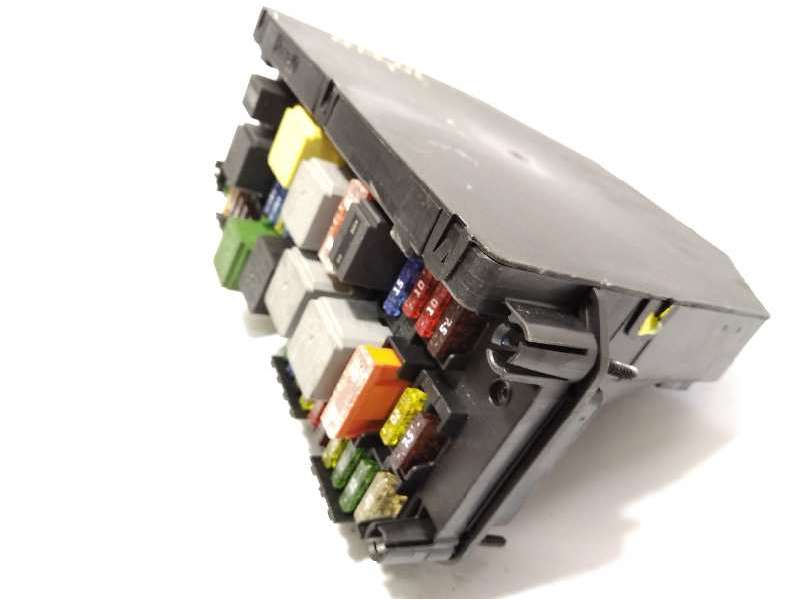Recambio de caja reles / fusibles para mercedes-benz clase e (w212) lim. 2.1 cdi cat referencia OEM IAM A2129009025 2129009025 F - Negro 4