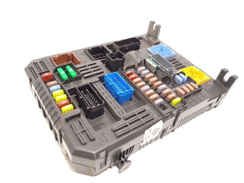 CAJA RELES / FUSIBLES 9819851380 28550133 1663368880