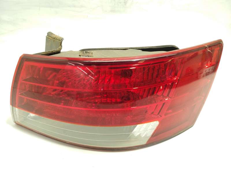 PILOTO TRASERO DERECHO 924023K010 