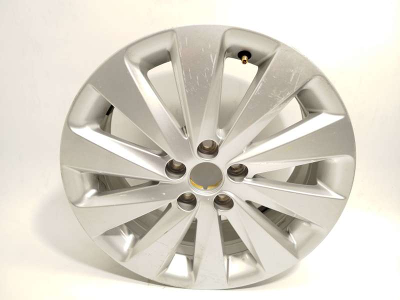 Recambio de llanta para seat arona (kj7, kjp) 1.0 tsi referencia OEM IAM 6F96010258Z8 - Blanco 2