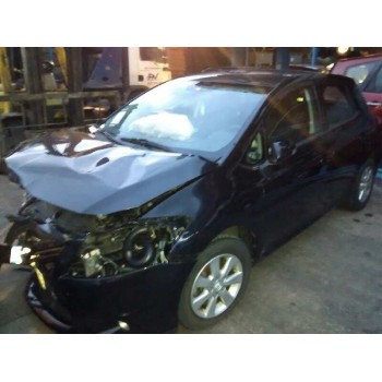 toyota auris del año 2012