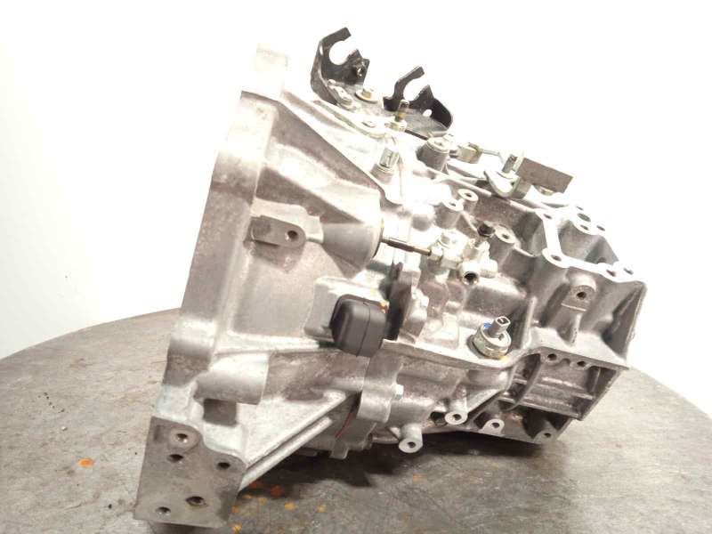 Recambio de caja cambios para toyota yaris 1.5 16v cat referencia OEM IAM 303000D510 - Blanco 2