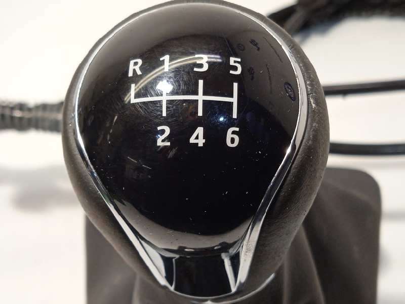 Recambio de palanca cambio para seat arona fr referencia OEM IAM 2Q0711049K 4