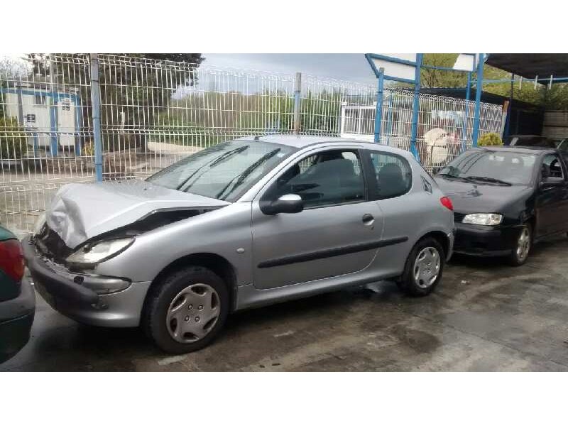 PEUGEOT 206 BERLINA