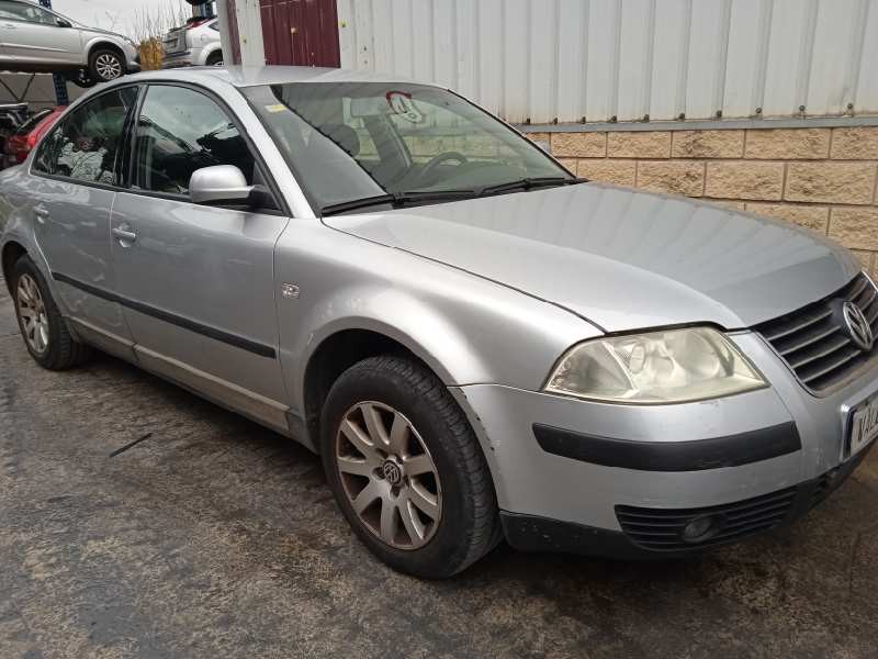 VOLKSWAGEN PASSAT BERLINA (3B3)