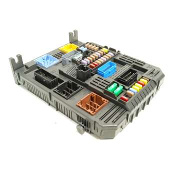 CAJA RELES / FUSIBLES 9832880680 1675487080 28719719