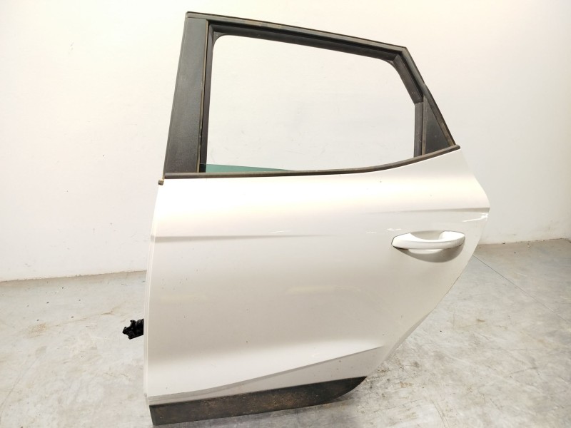 PUERTA TRASERA IZQUIERDA 6F9833051E 