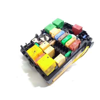 CAJA RELES / FUSIBLES 9804848480 