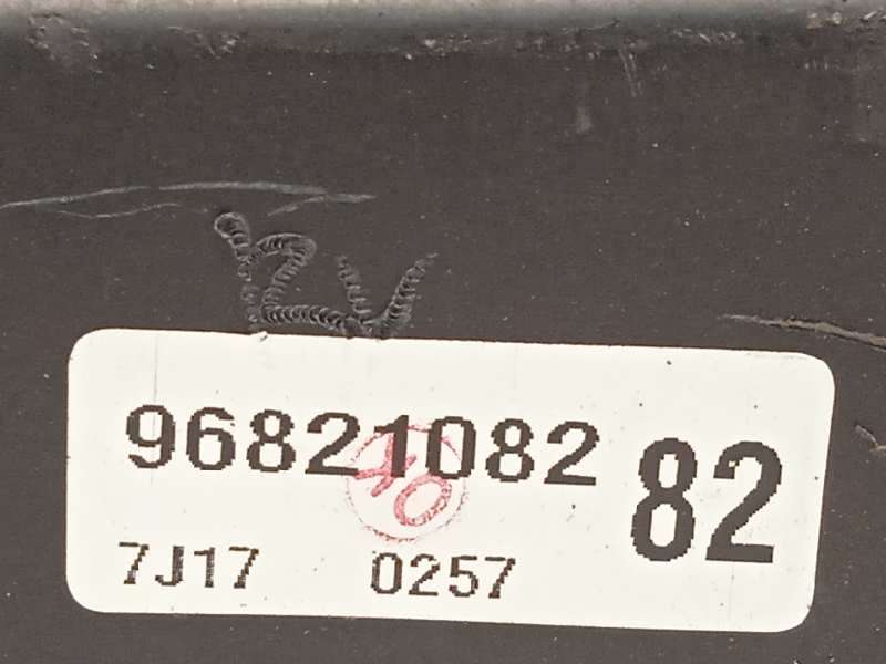 Recambio de caja reles / fusibles para chevrolet captiva 2.0 vcdi lt referencia OEM IAM 96821082 4
