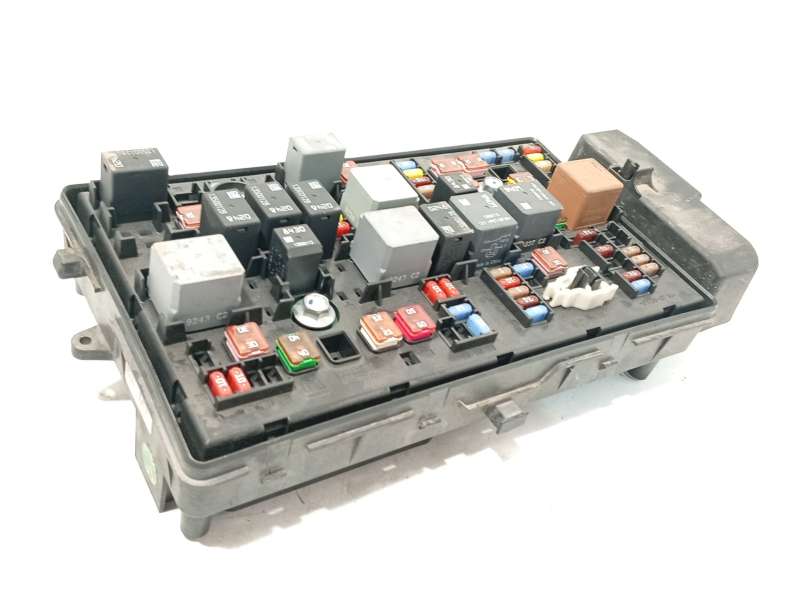 Recambio de caja reles / fusibles para opel insignia a sports tourer (g09) 2.0 cdti (35) referencia OEM IAM 13255300 544949969 - Plata