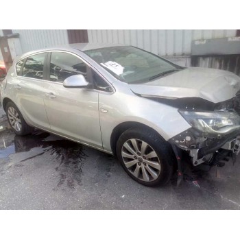 opel astra j gtc del año 2013