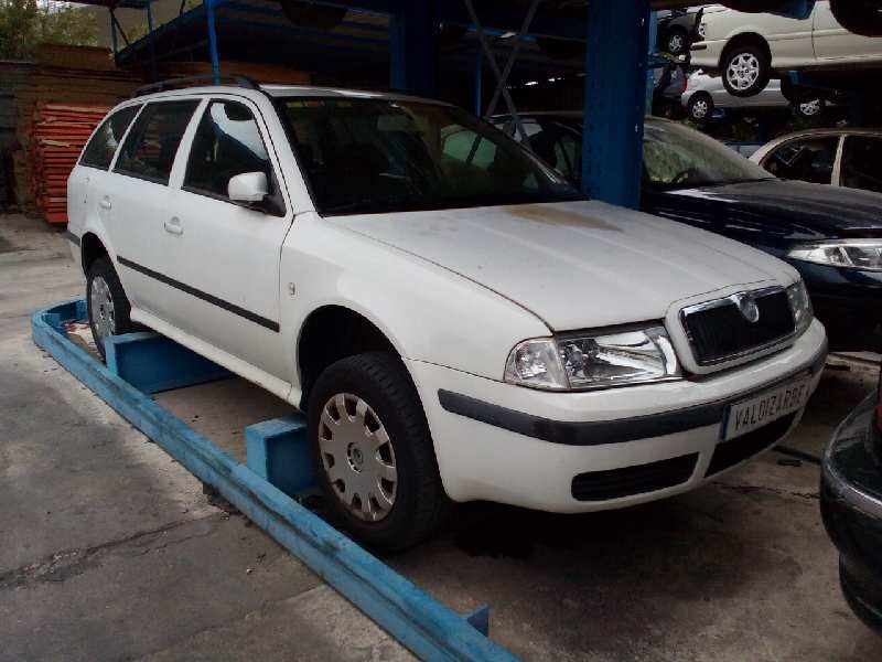 SKODA OCTAVIA COMBI (1U5)
