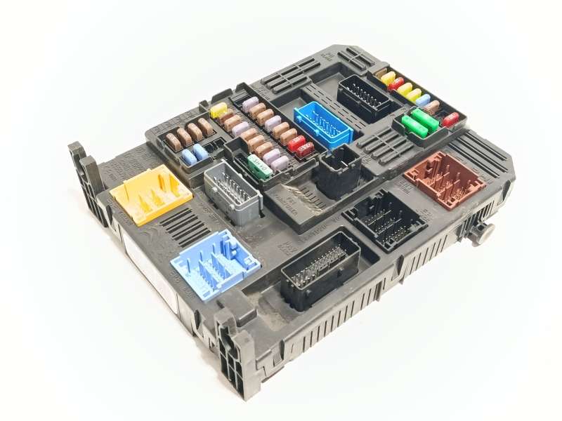 Recambio de caja reles / fusibles para opel crossland x / crossland (p17, p2qo) 1.5 turbo d (75) referencia OEM IAM 9819851280 1 2