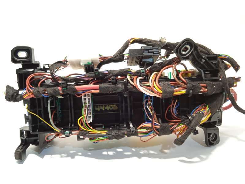 Recambio de caja reles / fusibles para infiniti q30 2.2d premium referencia OEM IAM A2465402714  2465402714 - Blanco 4