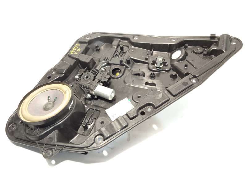 ELEVALUNAS TRASERO DERECHO 827205DM0A 