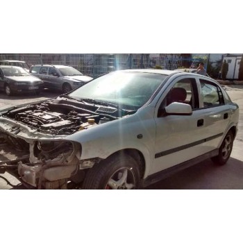 opel astra g berlina del año 2000