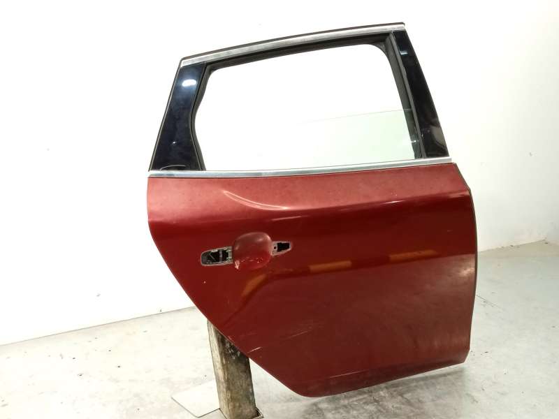 Recambio de puerta trasera derecha para volvo v40 hatchback (525) d2 referencia OEM IAM 32351000 - Rojo 2