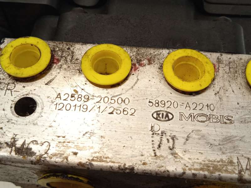 Recambio de abs para kia cee'd (jd) 1.6 gdi referencia OEM IAM 58920A2210 A258920500 6158945200 6