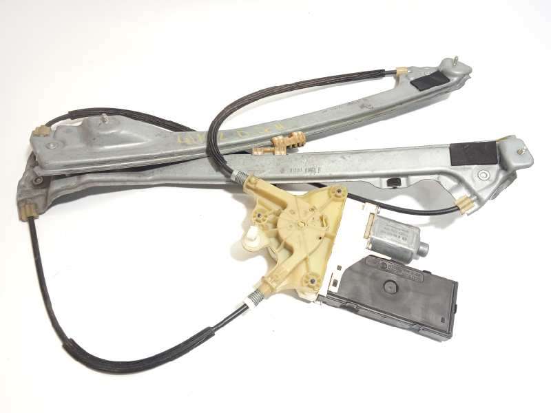 ELEVALUNAS DELANTERO DERECHO 807000002R 807300001R