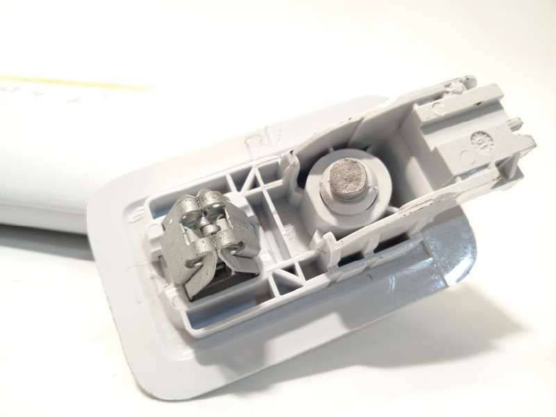 Recambio de parasol derecho para peugeot 208 business line referencia OEM IAM 16125932PR - Blanco 3