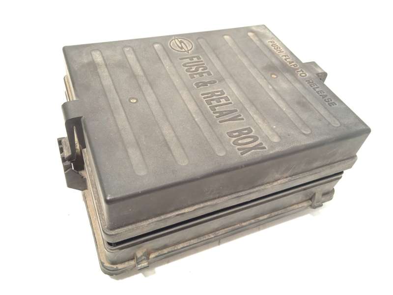 Recambio de caja reles / fusibles para ssangyong rodius i 2.7 xdi referencia OEM IAM A105ED 8234021010 - Negro 3
