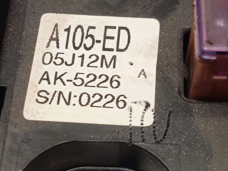 Recambio de caja reles / fusibles para ssangyong rodius i 2.7 xdi referencia OEM IAM A105ED 8234021010 - Negro 5