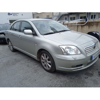 toyota avensis (_t25_) del año 2004