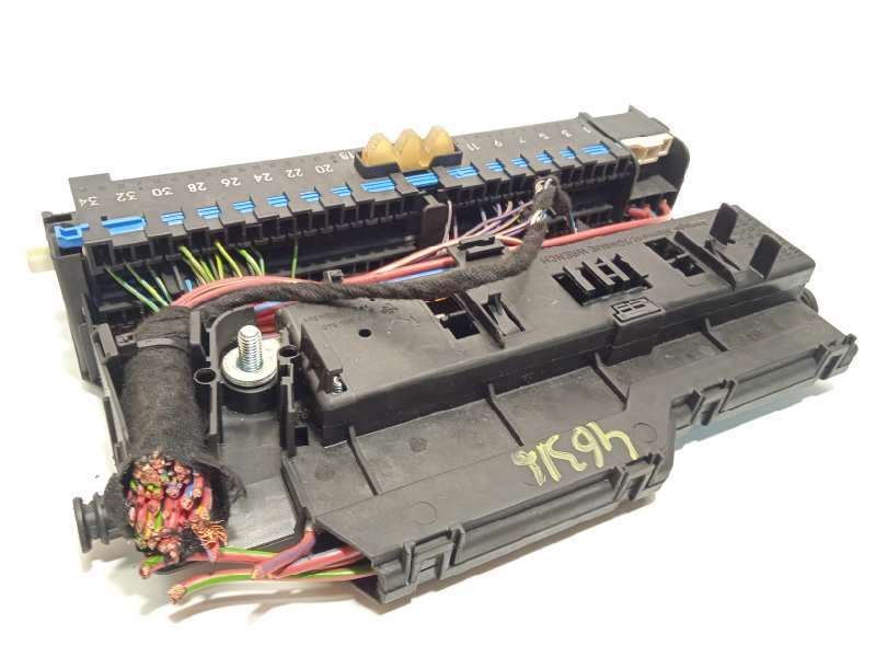 Recambio de caja reles / fusibles para bmw x3 (e83) 3.0d referencia OEM IAM 8364542  8364540 3