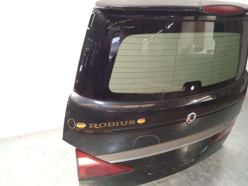 Recambio de porton trasero para ssangyong rodius i 2.7 xdi referencia OEM IAM 6401121101 - Negro 2