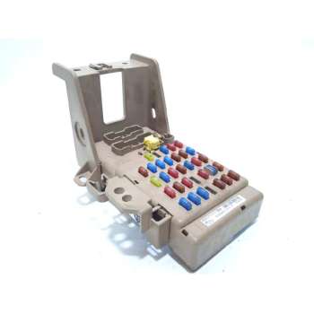 CAJA RELES / FUSIBLES 82201FJ110 