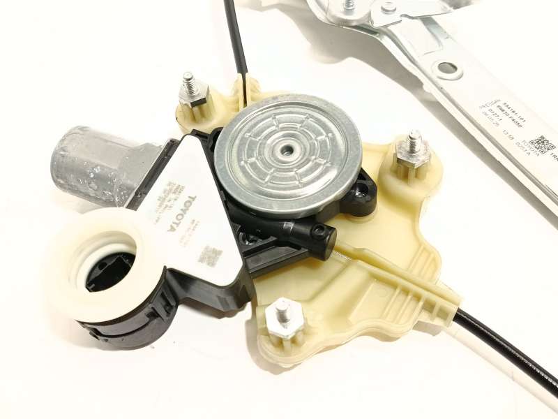 Recambio de elevalunas trasero derecho para toyota c-hr (_x1_) 2.0 hybrid (maxh10) referencia OEM IAM 69830F4050 - Blanco 4