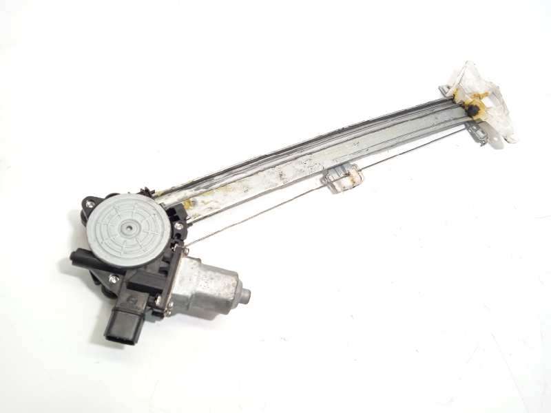 ELEVALUNAS DELANTERO DERECHO 61041FJ021 