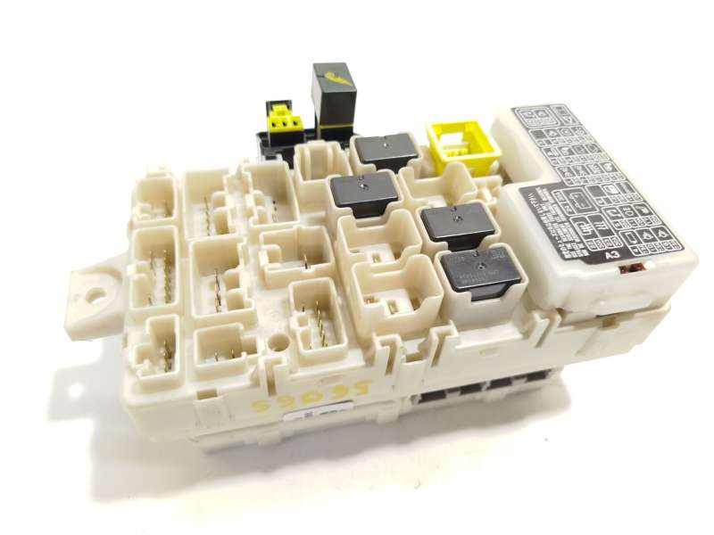 Recambio de caja reles / fusibles para peugeot ion electric referencia OEM IAM 8637A746 - Blanco 2