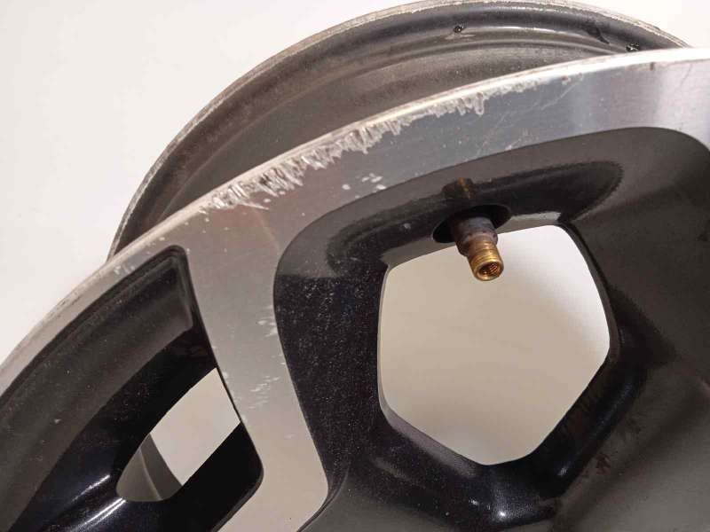 Recambio de llanta para subaru xv 2.0 diesel cat referencia OEM IAM 28111FJ031 - Negro 4
