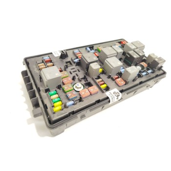 CAJA RELES / FUSIBLES 95107228 