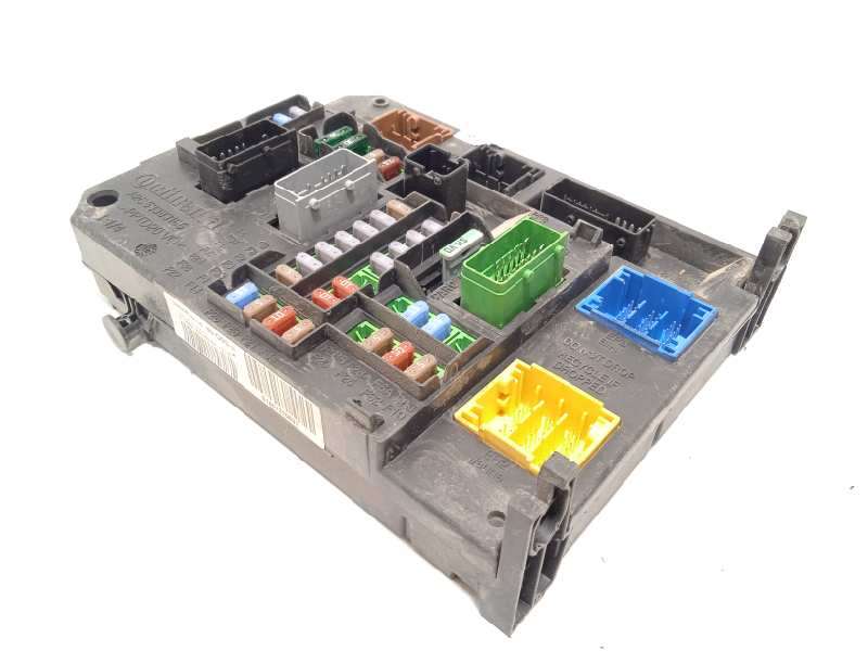 Recambio de caja reles / fusibles para citroën c4 lim. seduction referencia OEM IAM 9665547480 6580YR - Blanco 2