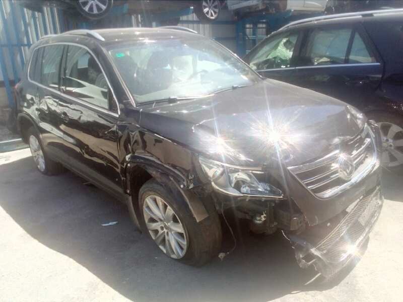 VOLKSWAGEN TIGUAN (5N1)