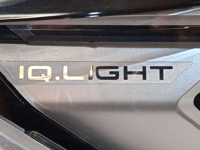 Recambio de faro derecho para volkswagen t7 1.4 ehybrid referencia OEM IAM 7T1941082A 2