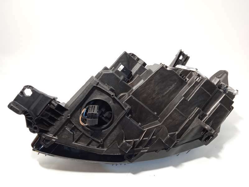 Recambio de faro derecho para volkswagen t7 1.4 ehybrid referencia OEM IAM 7T1941082A 4