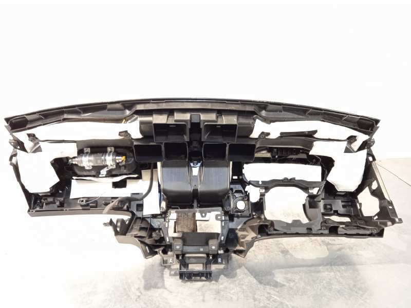Recambio de salpicadero para infiniti q30 2.2d premium referencia OEM IAM 682005DF0A  985155DA0A - Blanco 4