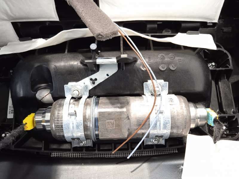 Recambio de salpicadero para infiniti q30 2.2d premium referencia OEM IAM 682005DF0A  985155DA0A - Blanco 5