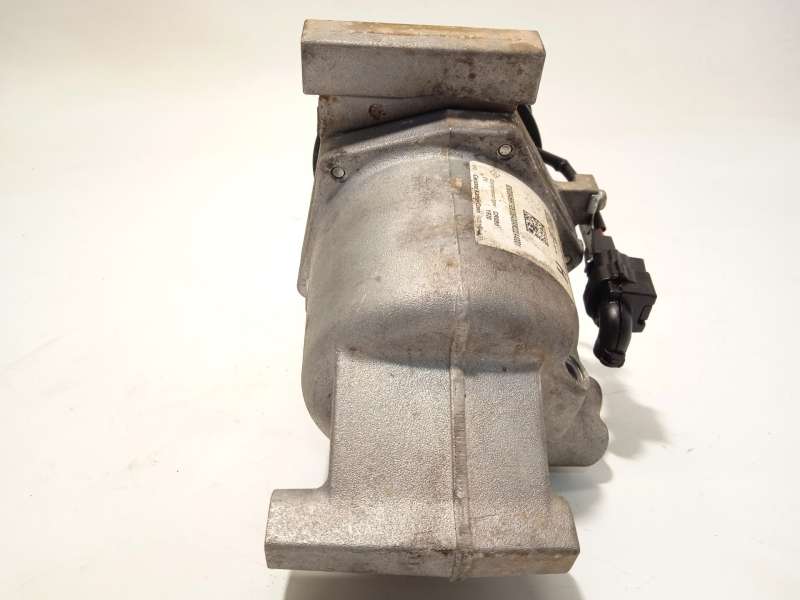 Recambio de compresor aire acondicionado para dacia sandero iii 1.0 tce 90 referencia OEM IAM 926008469R - Blanco 4