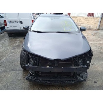 toyota auris del año 2015