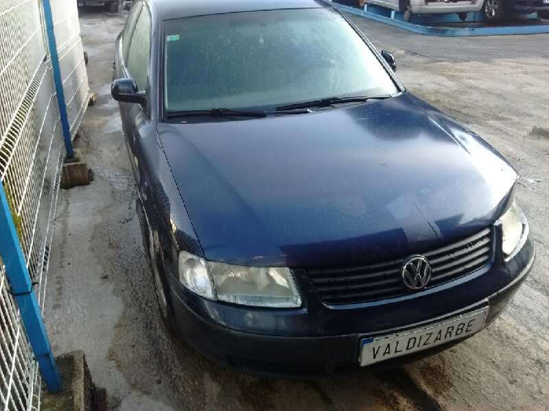 VOLKSWAGEN PASSAT BERLINA (3B2)