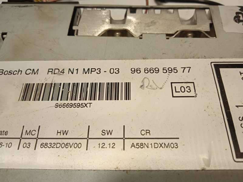 Recambio de sistema audio / radio cd para peugeot 5008 premium referencia OEM IAM 9666959577 6579NQ - Negro 6
