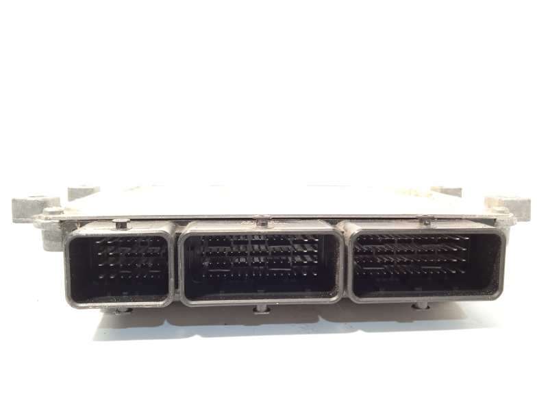 Recambio de centralita motor uce para renault clio iv technofeel referencia OEM IAM 237104736R  V29050684A 3